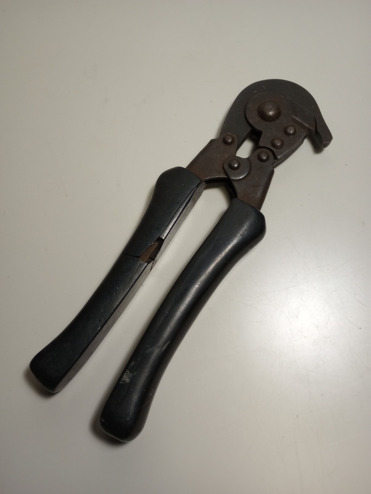 Original WWII US Army M1938 Wire Cutter WM SCHOLLHORN - DATED 1941 Original WWII US Army M1938 Wire Cutter WM SCHOLLHORN - DATED 1941