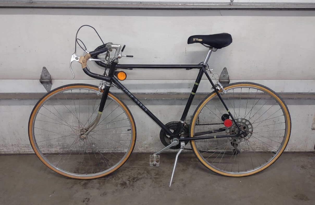 Vintage 1972-73 John Deere 10 Speed bicycle, good working condition (New Tires)