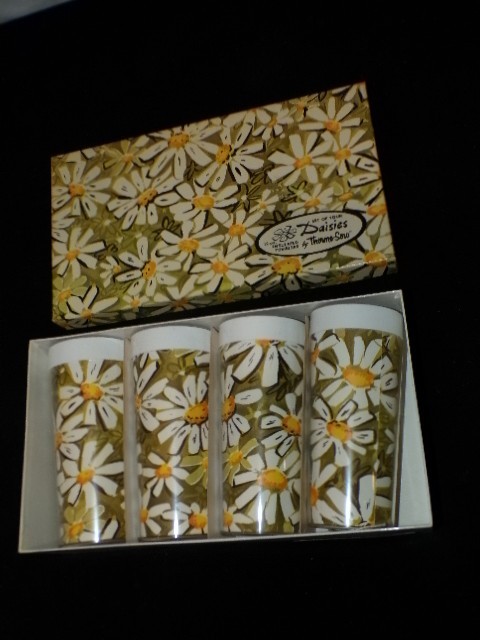 Tumbler set Thermo-Serv Tumblers Daisies Made In USA MIB Set of 4 Never Used