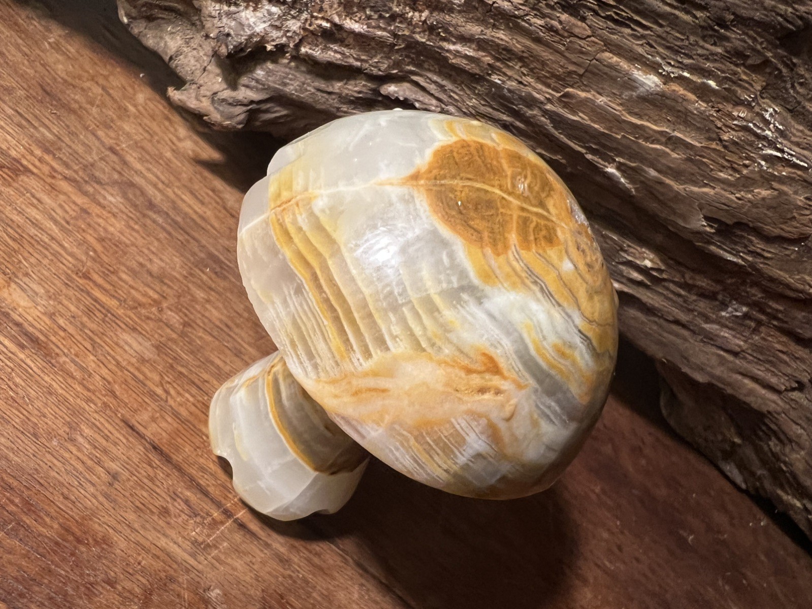 Vintage New Stone Onyx Glossy Mushroom, Light Beige & Tan Handmade Carved Mexico