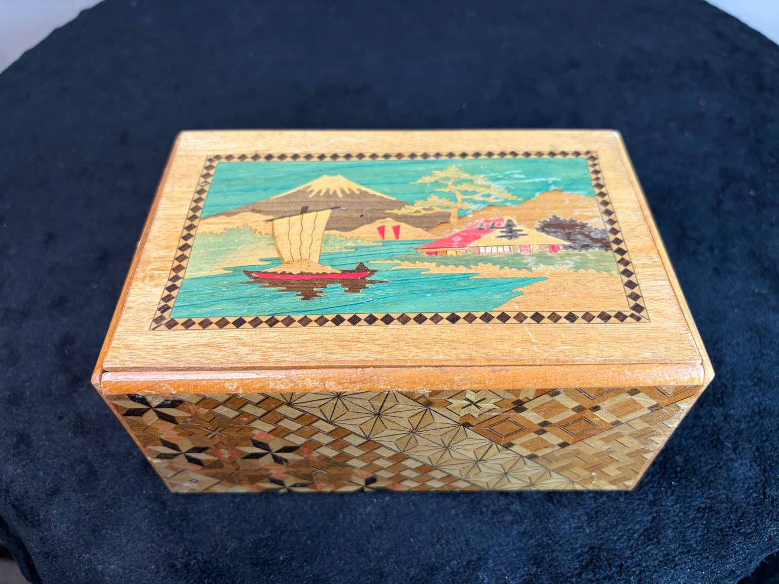 VTG Japanese Yosegi Marquetry Wood Puzzle Box Mt. Fuji Japan, Musical Surprise