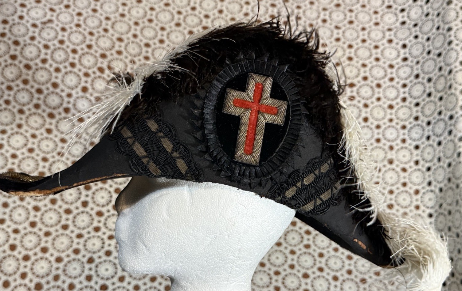 Vintage M.C. Lilley & Co. Masonic Knights Templar bicorne hat chapeau Sz 7 3/8 Vintage M.C. Lilley & Co. Masonic Knights Templar bicorne hat chapeau Sz 7 3/8