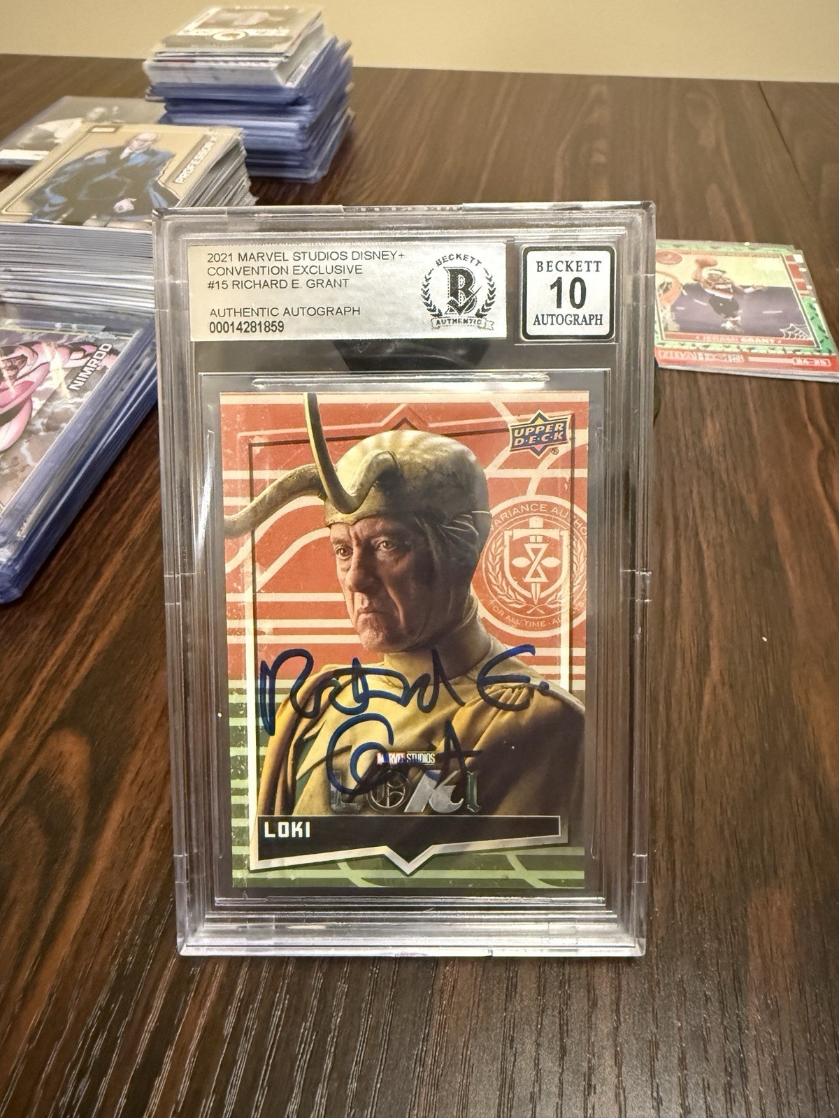 Upper Deck 2021 Marvel Studios Disney+ Convention Exclusive #15 Loki Auto BGS 10