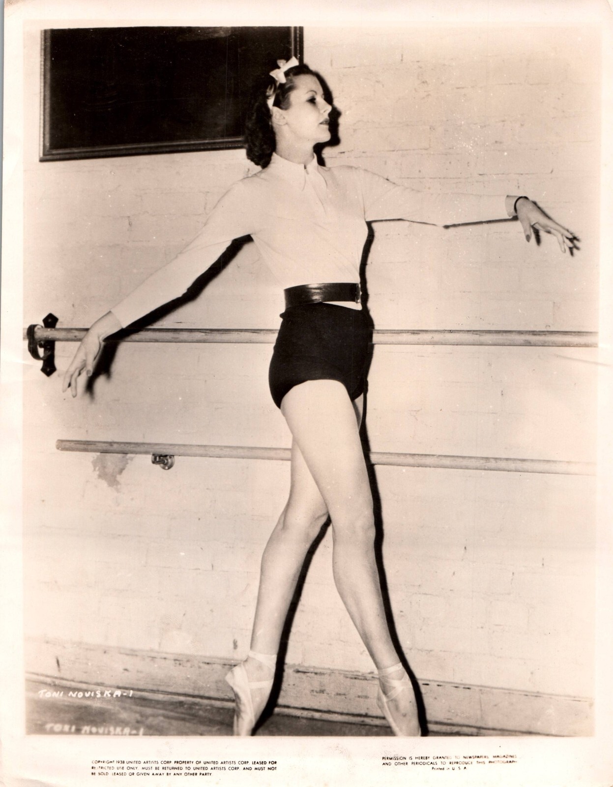 HOLLYWOOD BEAUTY TONI NOVISKA CHEESECAKE PORTRAIT 1938 BALLERINA PHOTO 140