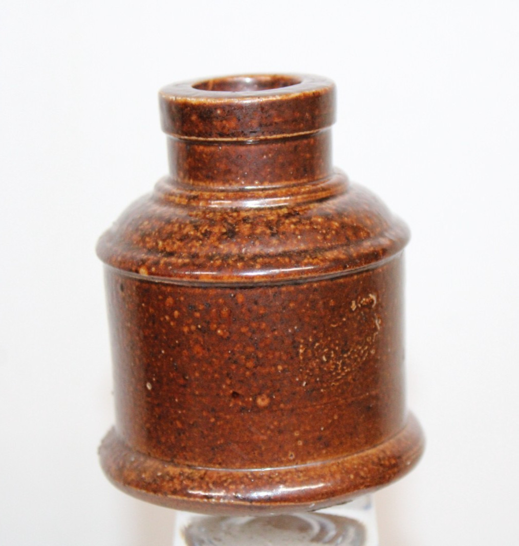 ANTIQUE STONEWARE GlAZED  POTTERY INK WELL BOTTLE 2 7/8''