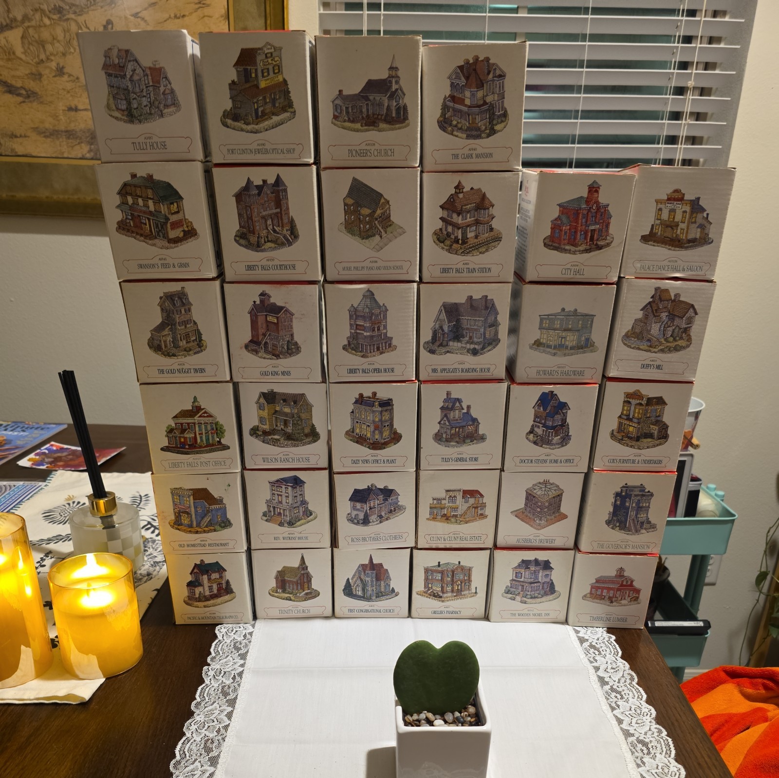 Liberty Falls Americana Collection Vintage tiny houses 1996 set of 34 pieces