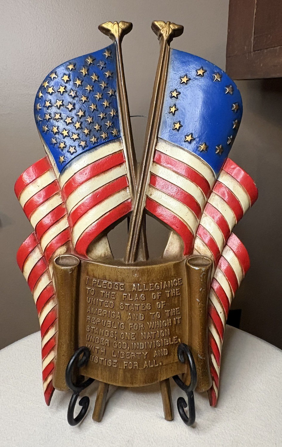 VINTAGE SEXTON USA Metal Pledge of Allegiance Wall Hanging Crossed Flags Plaque