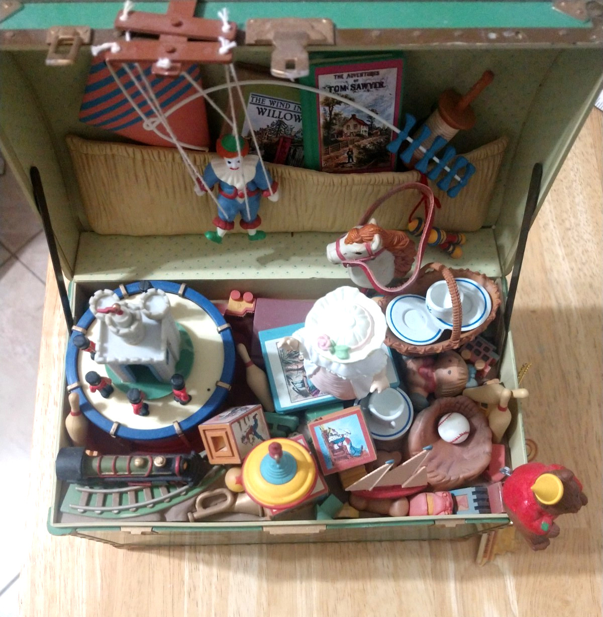 Enesco Music Box Enesco Music Box