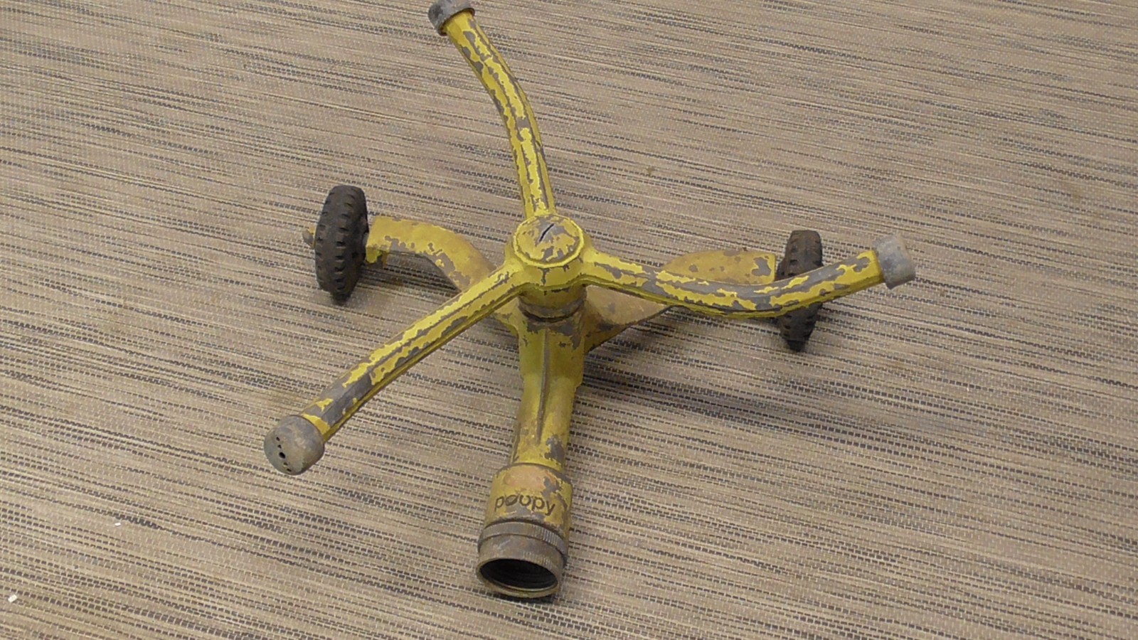Vintage Nelson Poppy 3-Arm Whirling Lawn Sprinkler Yellow Cast Aluminum