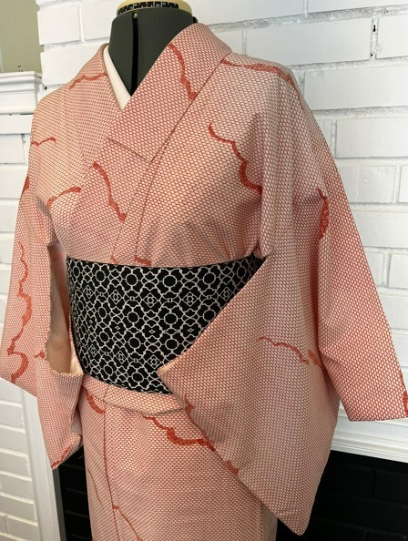 Japanese Vintage Awase Kimono – Salmon Pink Kikko Pattern with Cloud Motif