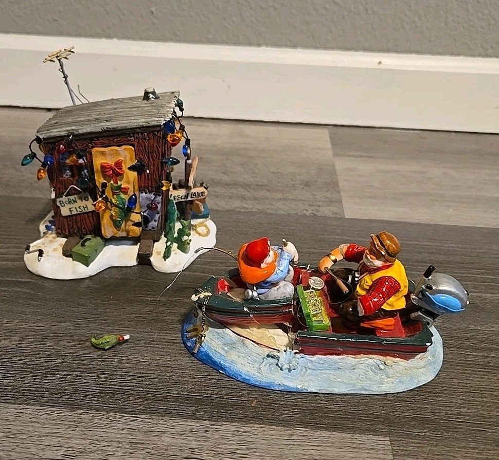 DAMAGED Department 56 Here Fishy Fishy Ice House & Catch Of The Day lot 