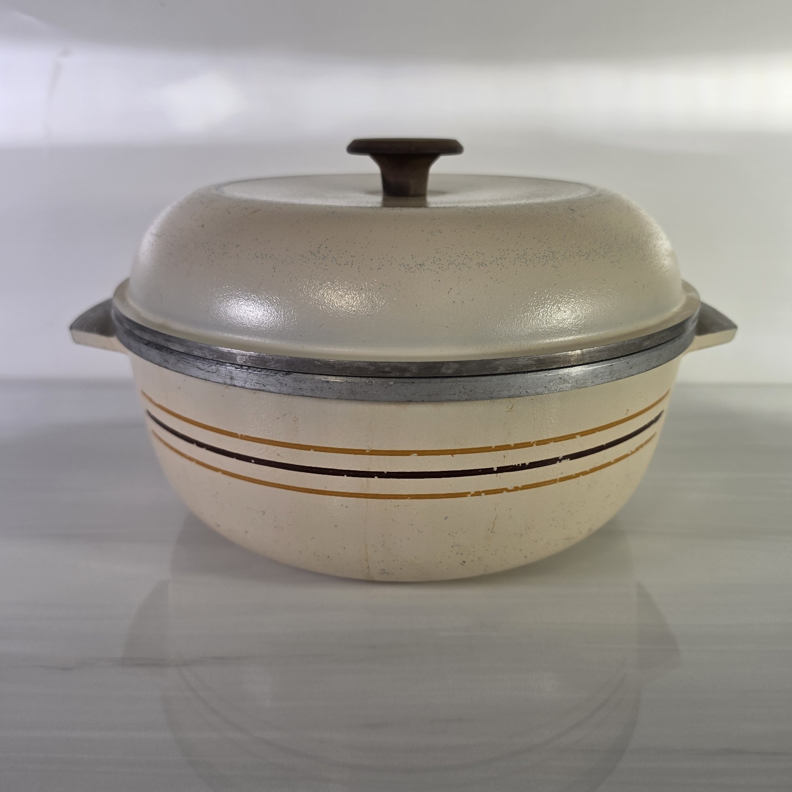 Vintage Regal Ware Dutch Oven 5qt Aluminum Stock Pot  Lid Beige Stripe