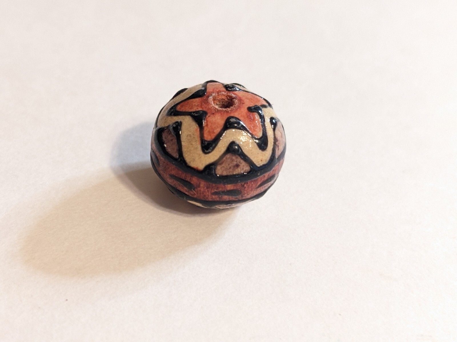 VINTAGE ROUND AFRICAN LOOKING HAND PAINTED WOOD BEAD - 14mm x 13mm