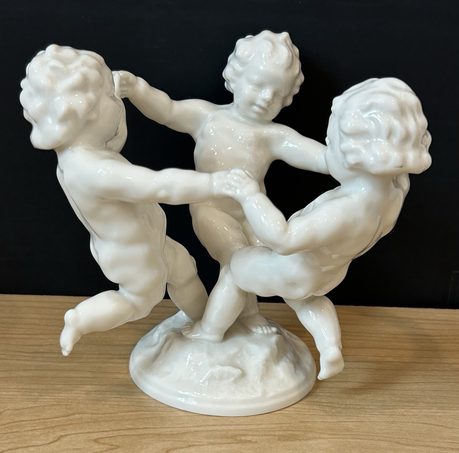 RARE ANTIQUE Karl Tutter Hutschenreuther, 3 Dancing Cherubs, PERFECT CONDITION