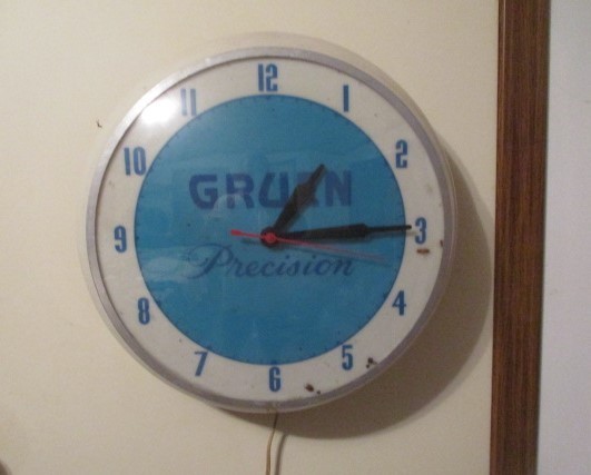 Rare Vintage Gruen Precision wall clock pre 1959.  It's at least 68 years old.