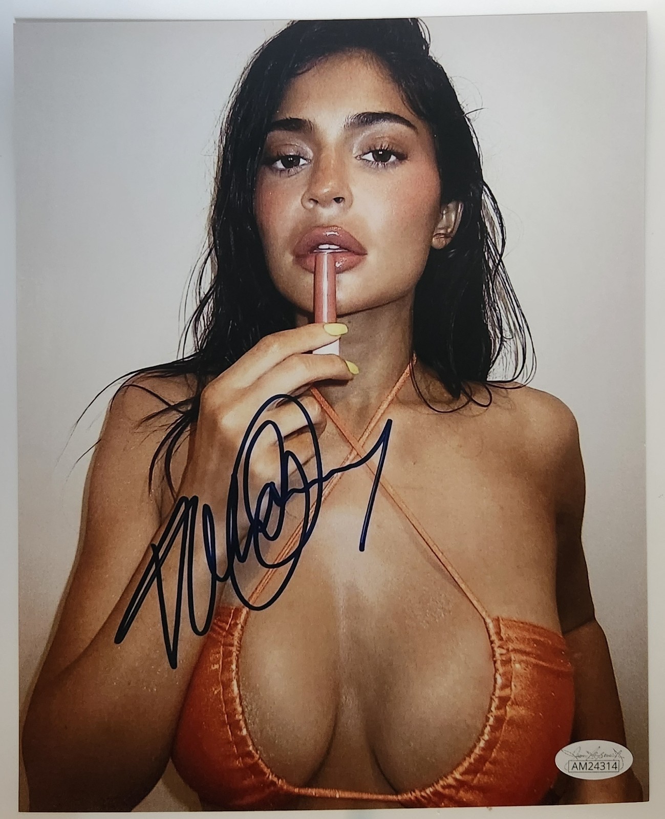 Kylie Jenner Signed 8x10 Authentic  Photo - Autograph with Tamper Proof JSA