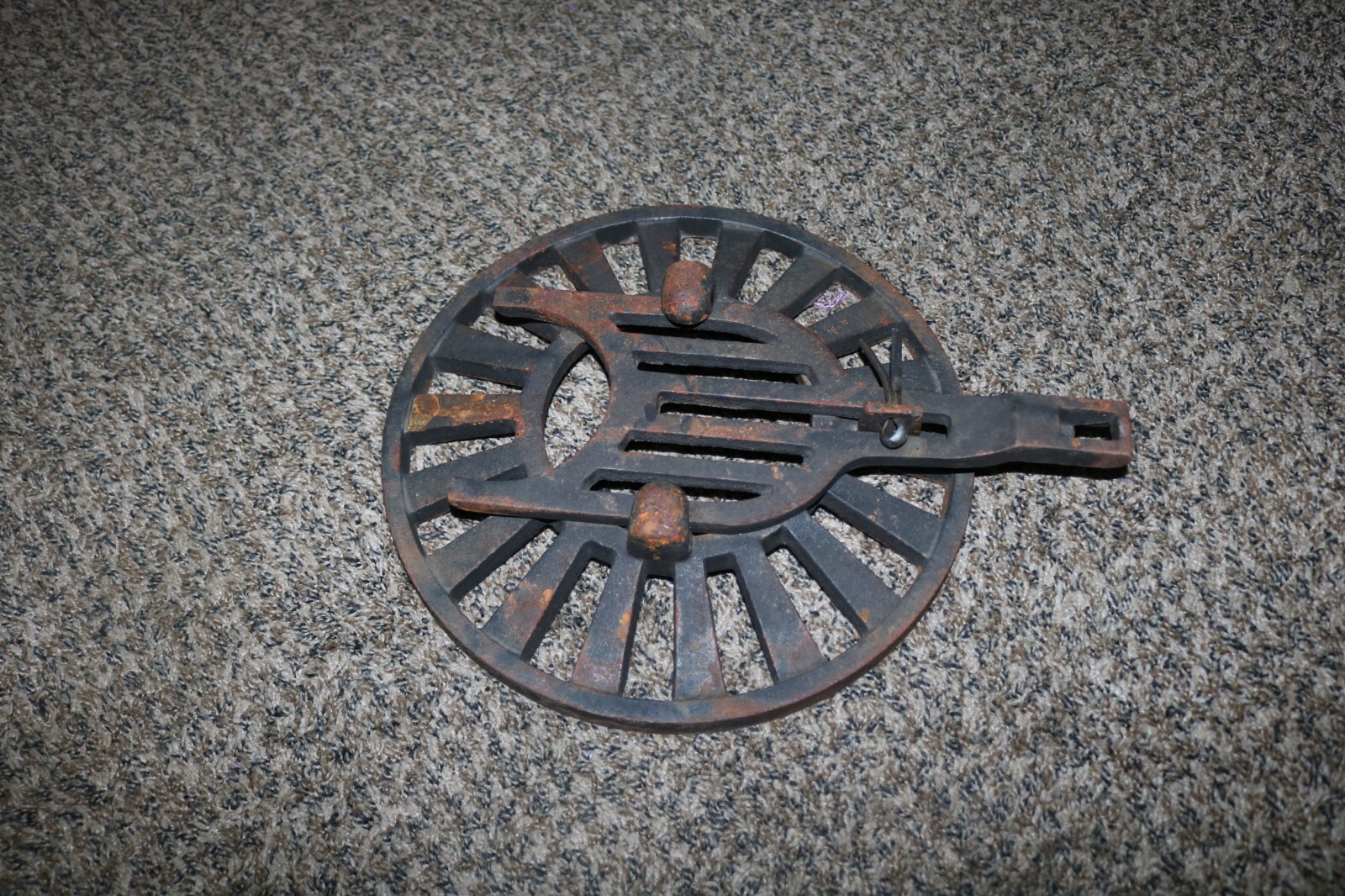 NOS USGI M1941 M1945 pot belly tent wood burning stove grate 12 inch Diameter NOS USGI M1941 M1945 pot belly tent wood burning stove grate 12 inch Diameter