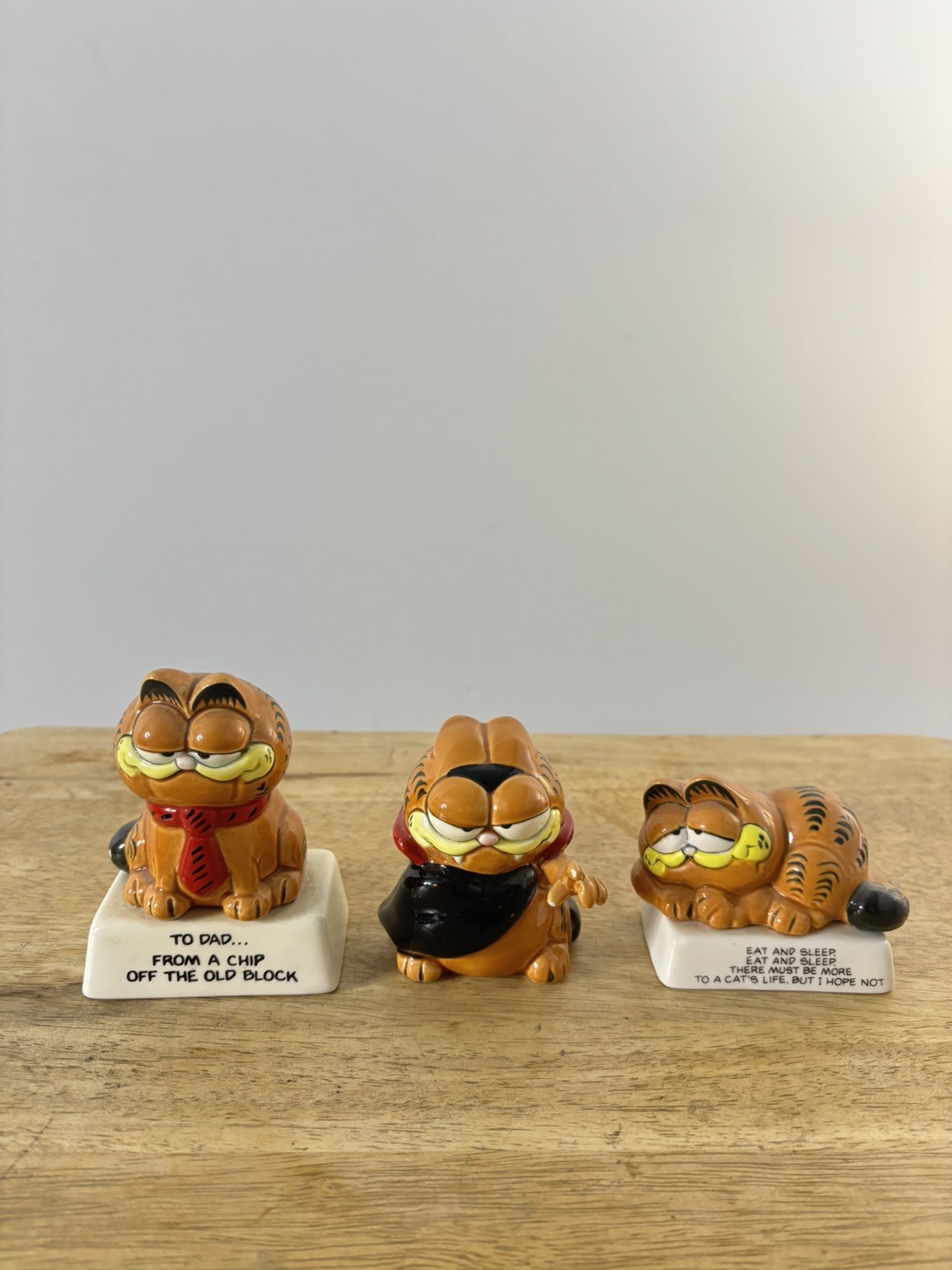 Vtg Enesco Garfield the Cat Ceramic Stand Halloween, To Dad, Eat & Sleep Lot 