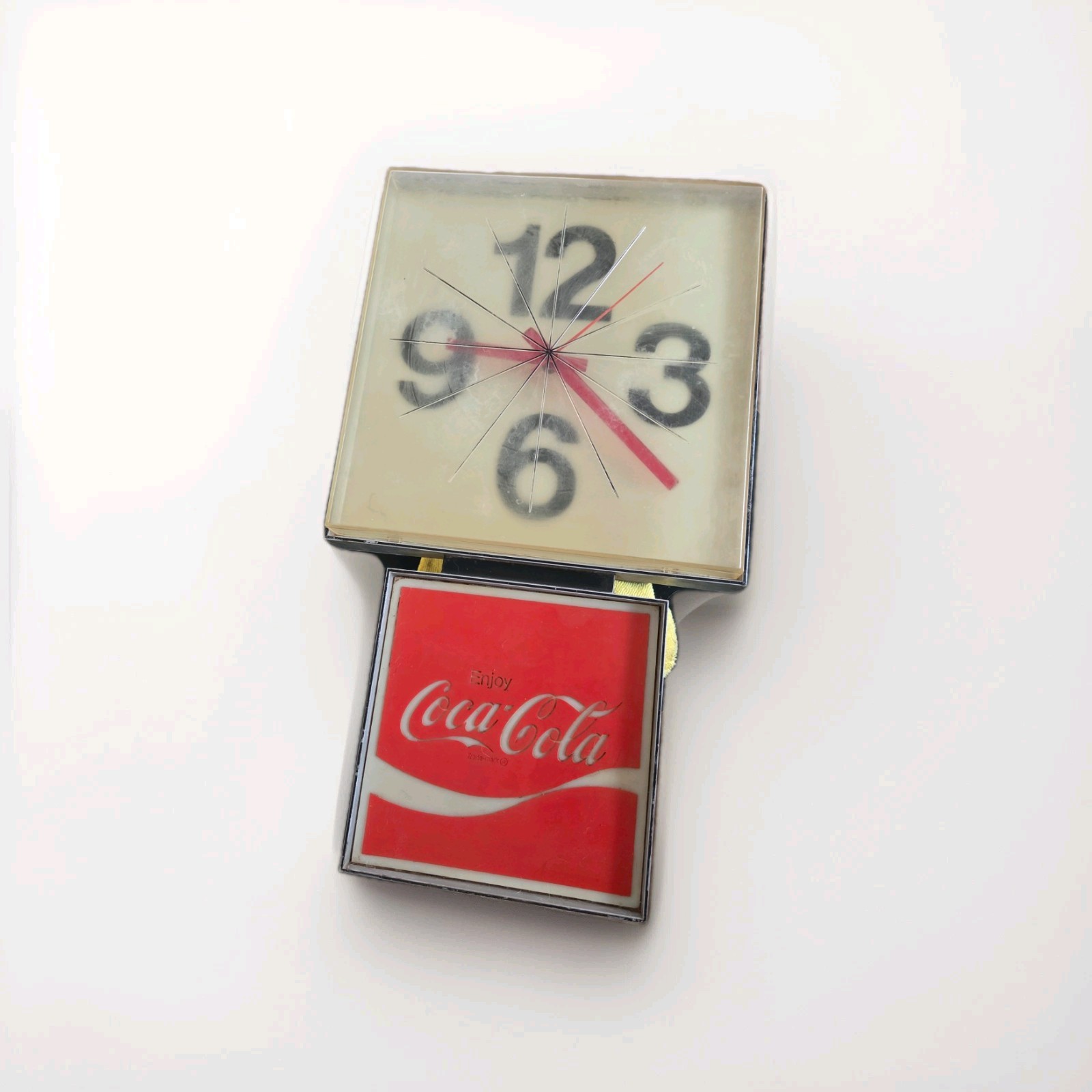 Vintage COCA-COLA Ingress-Plastene Co Electric Wall Clock Model G-002