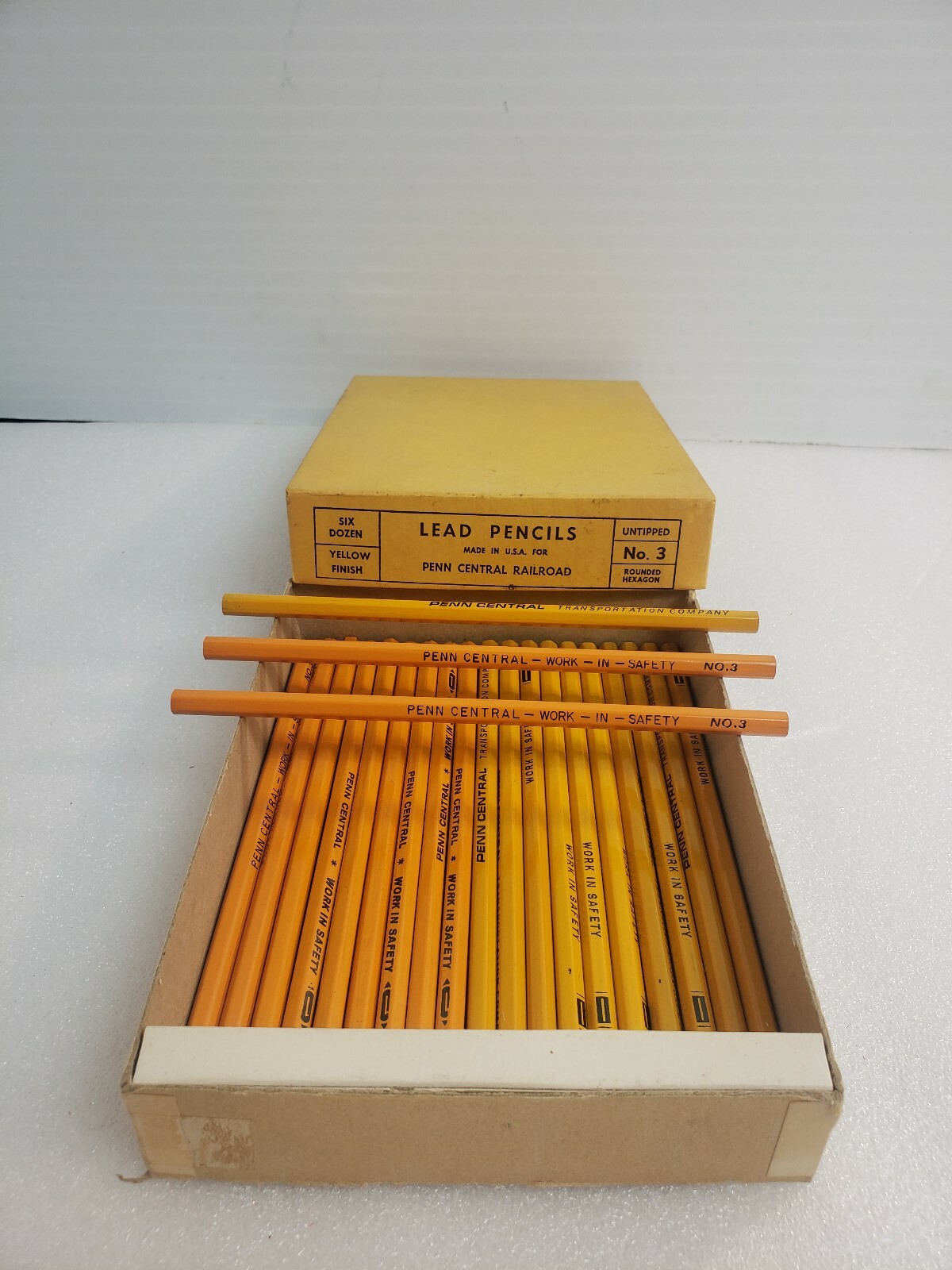 22 VINTAGE PENN CENTRAL RAILROAD PCRR PENCILS Work in Safety No.1,3 with box nos