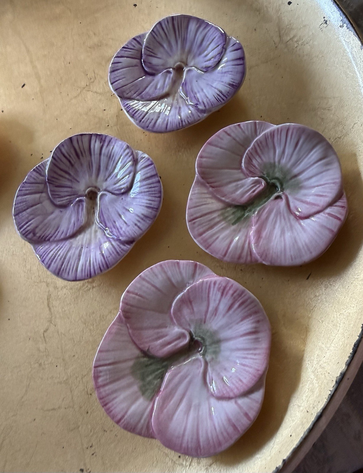 Set of 4 pansy flower(2 pink, 2 violet) for decoration,trinket dish or tsp rest Set of 4 pansy flower(2 pink, 2 violet) for decoration,trinket dish or tsp rest