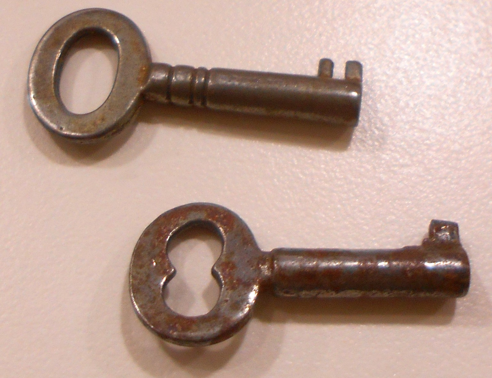 2 Miniature Antique Barrel Lock Keys 1 1/4\