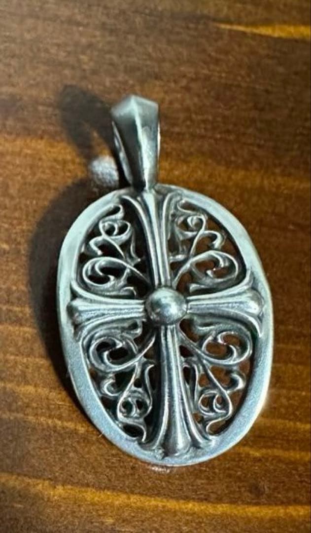 Chrome Hearts Classic Oval Cross Charm