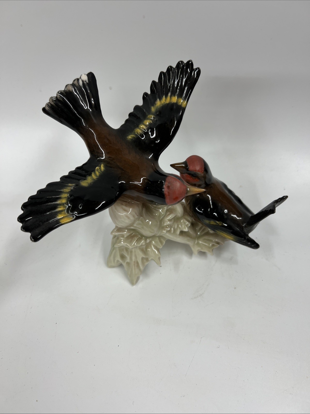 Vtg Bird 1967 Goebel Porcelain European Goldfinches Figurine West Germany 5.25
