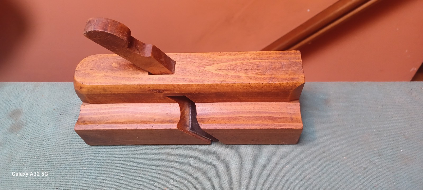 BEAUTIFUL WIDE, ALL ORIG.,  MOLDING PLANE BY EDWARD CARTER TROY NY- BEDFORD IRON