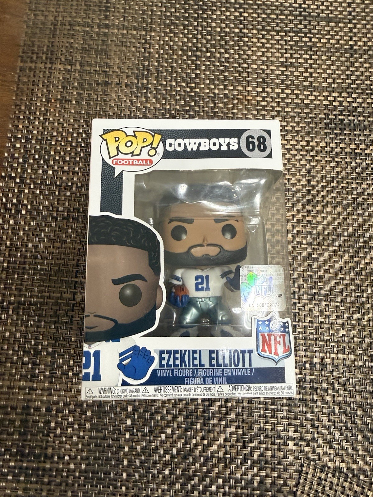 Funko Pop Vinyl: Ezekiel Elliott (Cowboys Home) #68