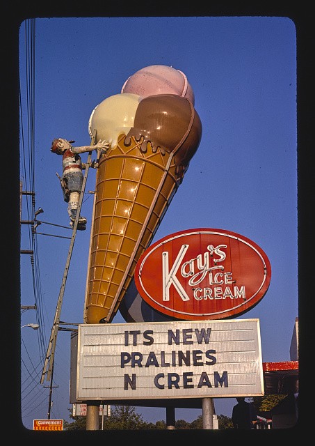 Photo:Kay\'s ice cream sign, Knoxville, Tennessee