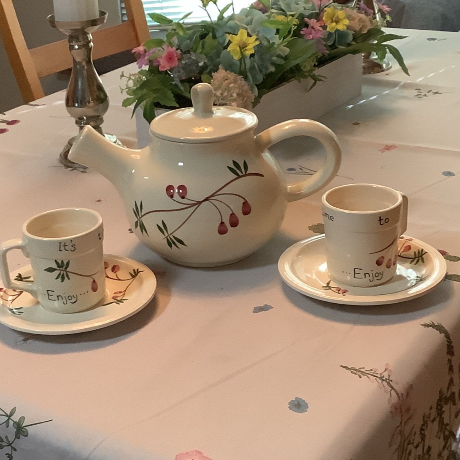 Beau & Bobs Ceramic Floral Tea Set Glazed Lid Included Handles Dishwasher Safe
