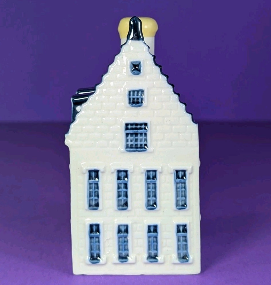 KLM House #77 Blue Delft BOLS Breda Holland Airline Souvenir Wax Sealed EMPTY 