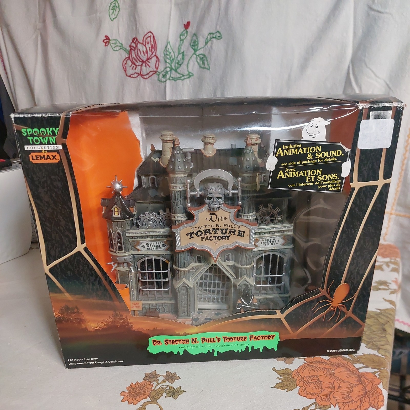 Dr Stretch N. Pull's Torture Factory 2004 Lemax Spooky Town Rare Retired new Dr Stretch N. Pull's Torture Factory 2004 Lemax Spooky Town Rare Retired new