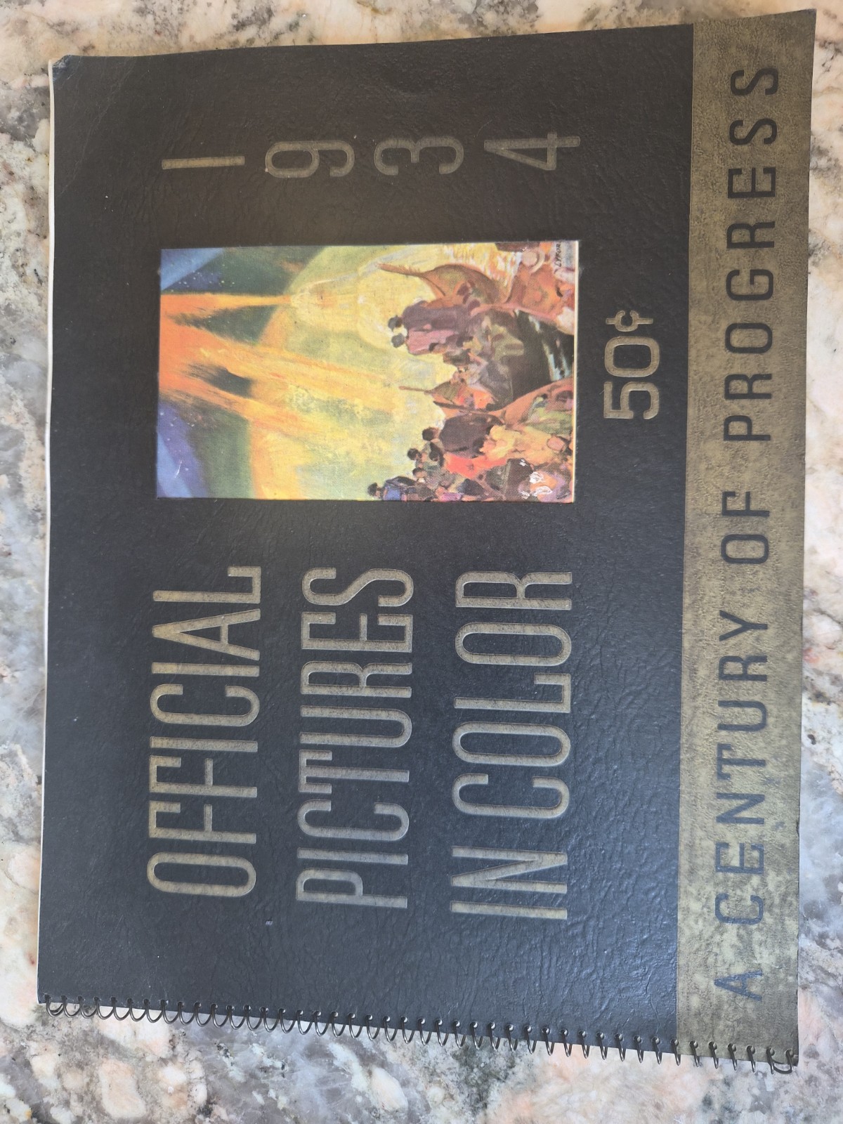 VINTAGE  1934 OFFICIAL PICTURES IN COLOR CENTURY OF PROGRESS CHICAGO BOOKLET