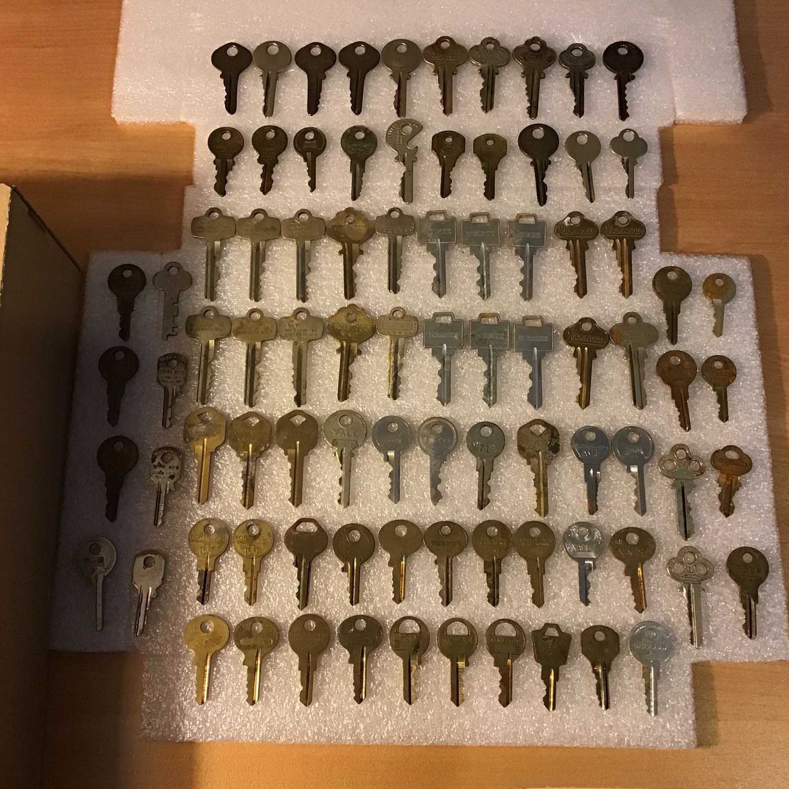 Large Lot of Over 75 Miscellaneous Keys: Chrysler, Lockwood, Yale & Other Brands Large Lot of Over 75 Miscellaneous Keys: Chrysler, Lockwood, Yale & Other Brands