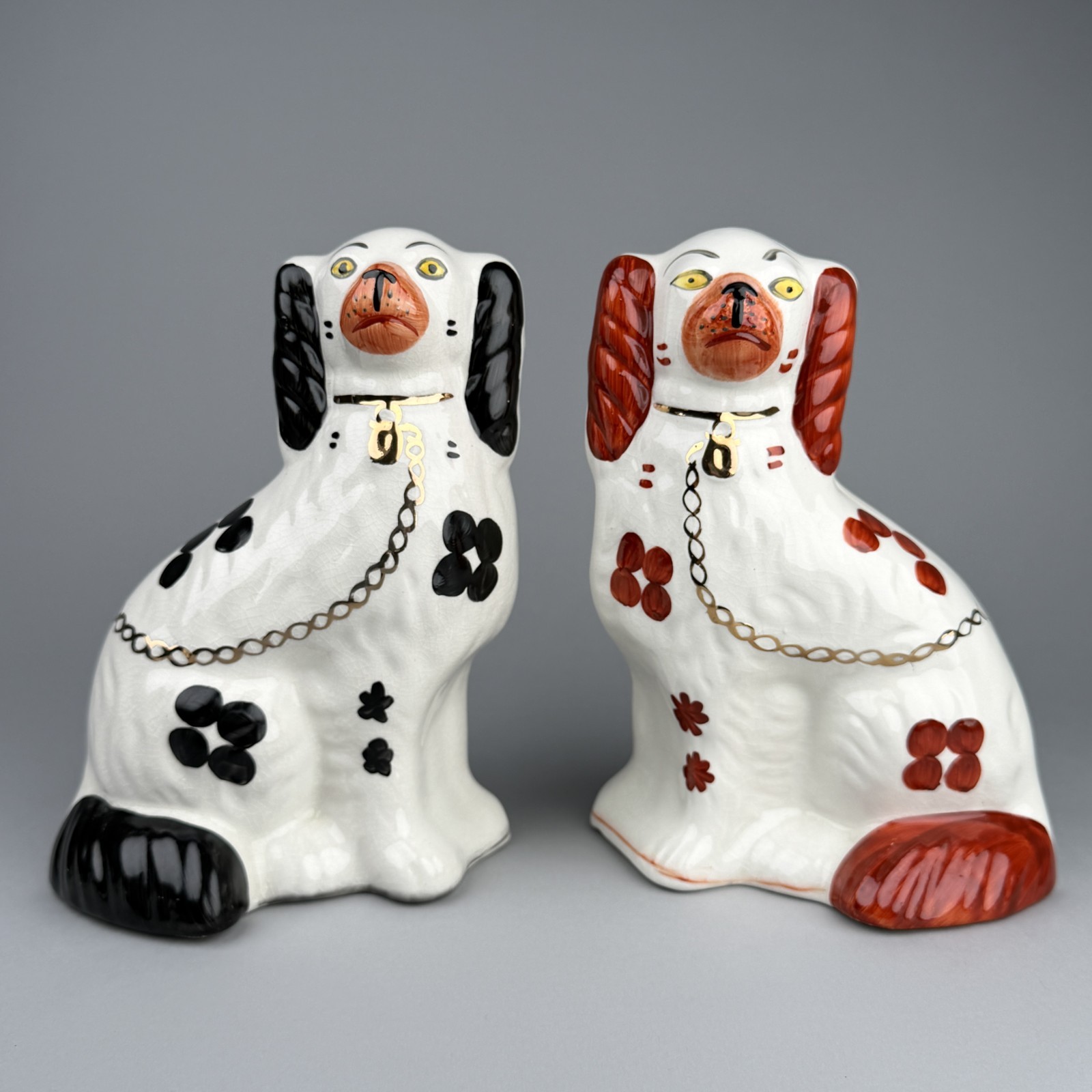 Vintage Arthur Wood Staffordshire Style Spaniel Dog Figurines Pair – Black Rust