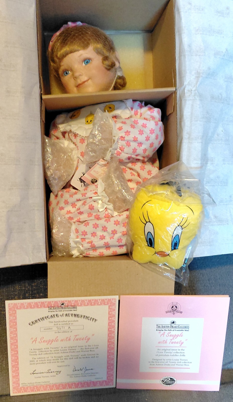 Ashton Drake A Snuggle With Tweety Porcelain Doll w/Accessories COA NRFB NEW 