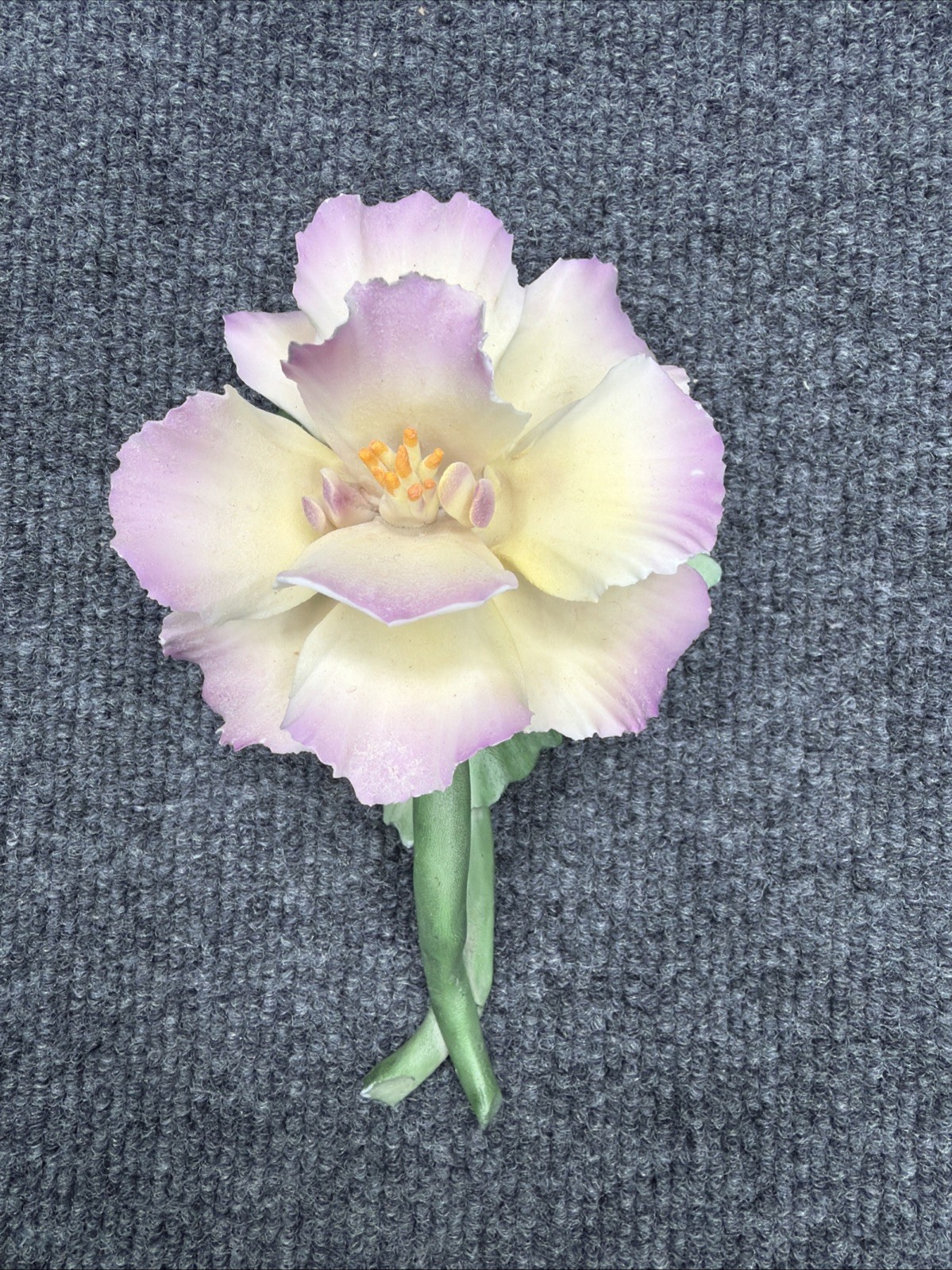 Vintage Dea Capodimonte Porcelain Purple Flower \'Made In Italy\' Art Deco Vintage Dea Capodimonte Porcelain Purple Flower \'Made In Italy\' Art Deco