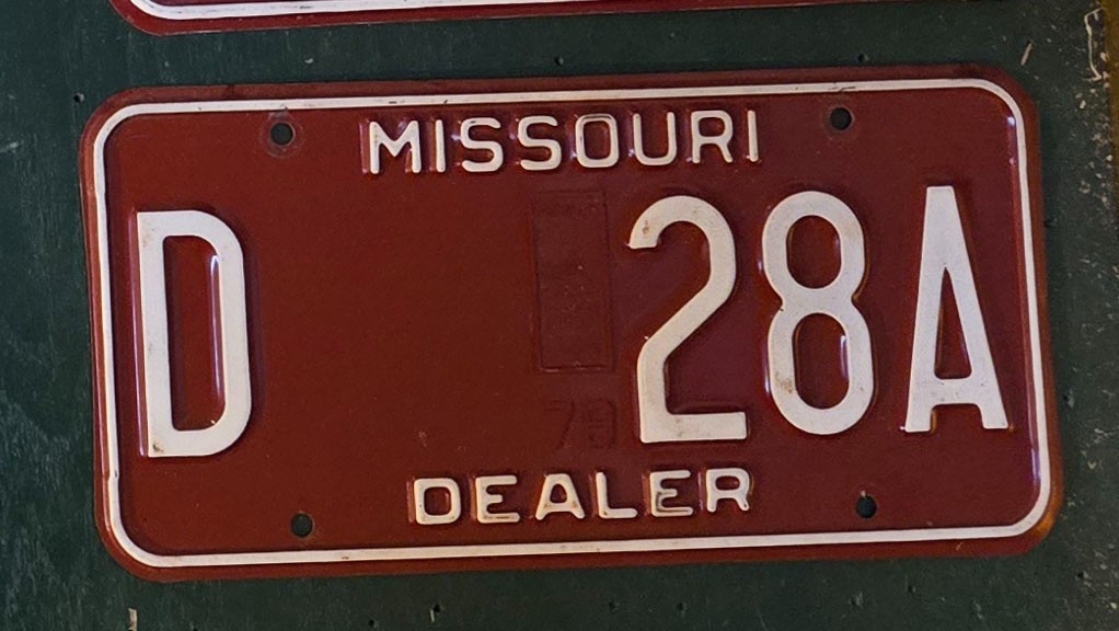 1979 MISSOURI DEALE LICENSE PLATE TAG   D-28A MARTIN - DANIEL CHEVROLET