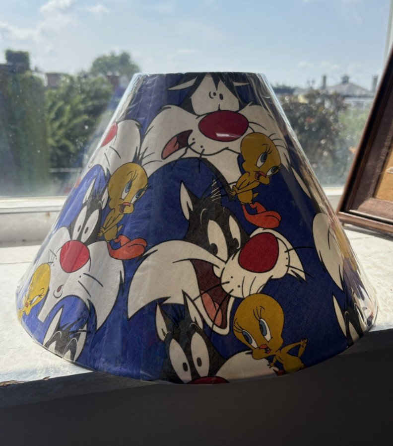 New Deadstock 1997 Warner Bros Looney Tunes Tweety Bird Lampshades 15in
