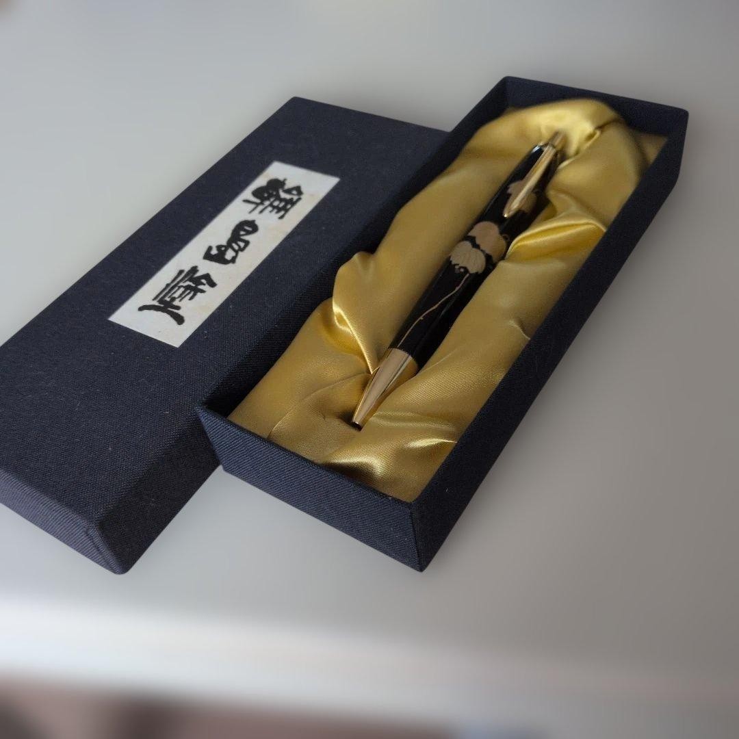 Japanese Wajima Black Lacquer Wood Ballpoint Pen Vine Maki-e