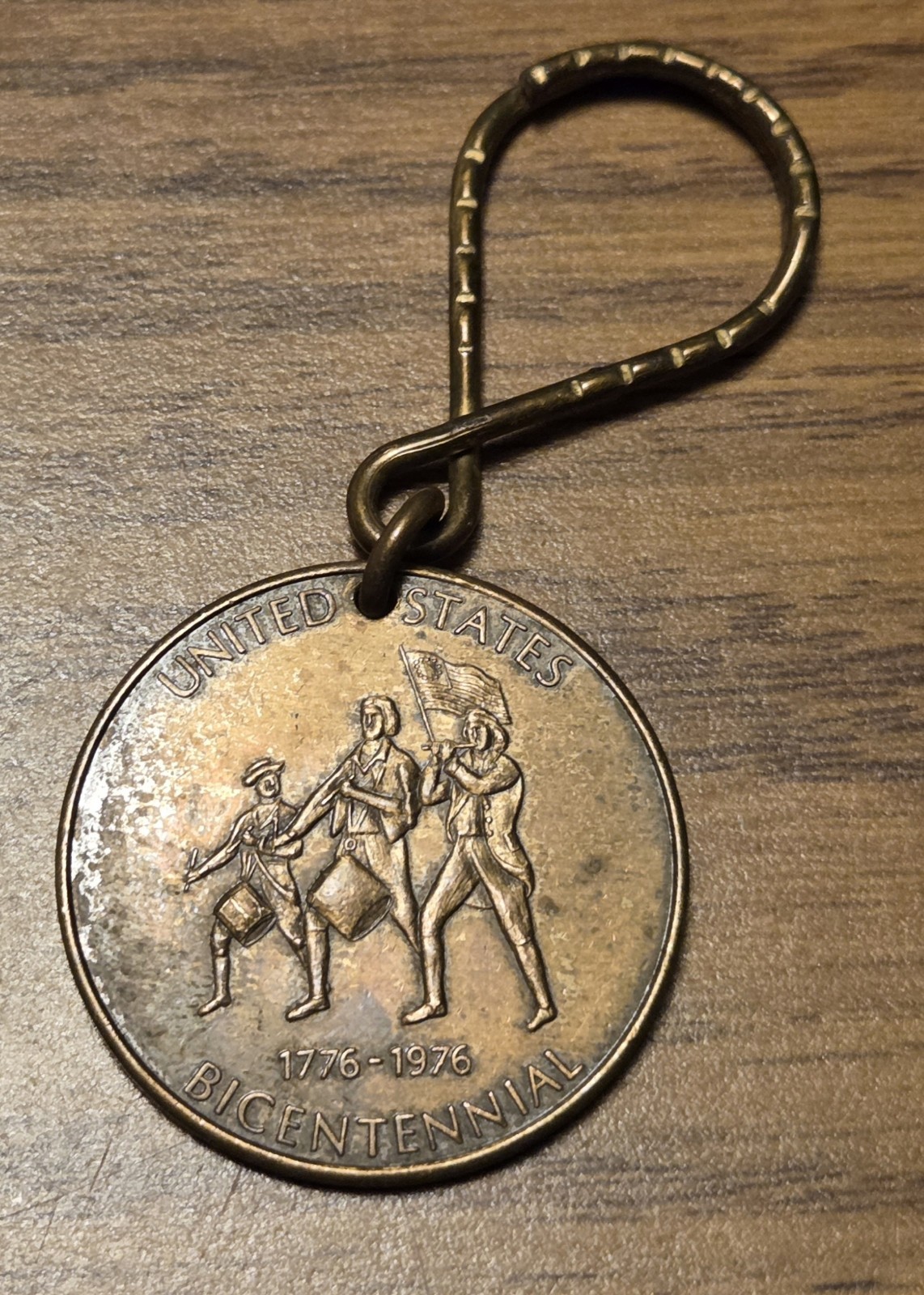Vintage US Bicentennial 1776-1976 Spirit of \'76 Medallion Keychain