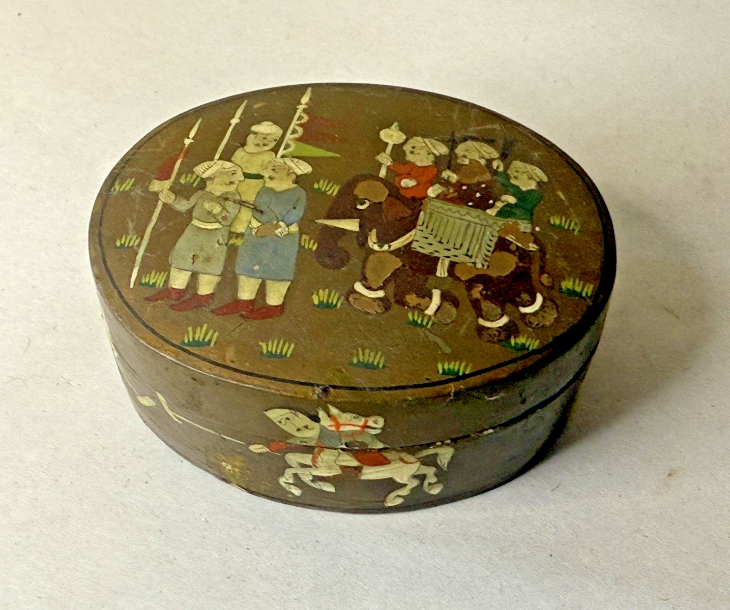 Vintage Hand Painted  Lacquer Ware Trinket Box Kashmir India