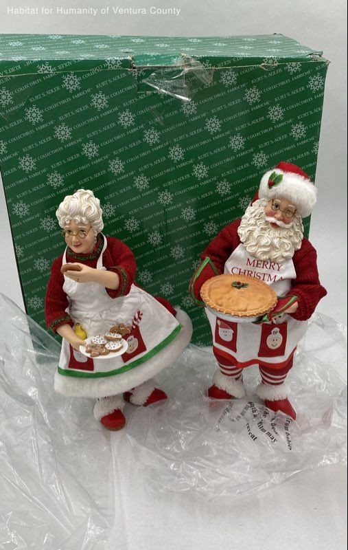 Kurt Adler 10.5 Inch Fabriché Mr. And Mrs. Claus Dessert Set Kurt Adler 10.5 Inch Fabriché Mr. And Mrs. Claus Dessert Set