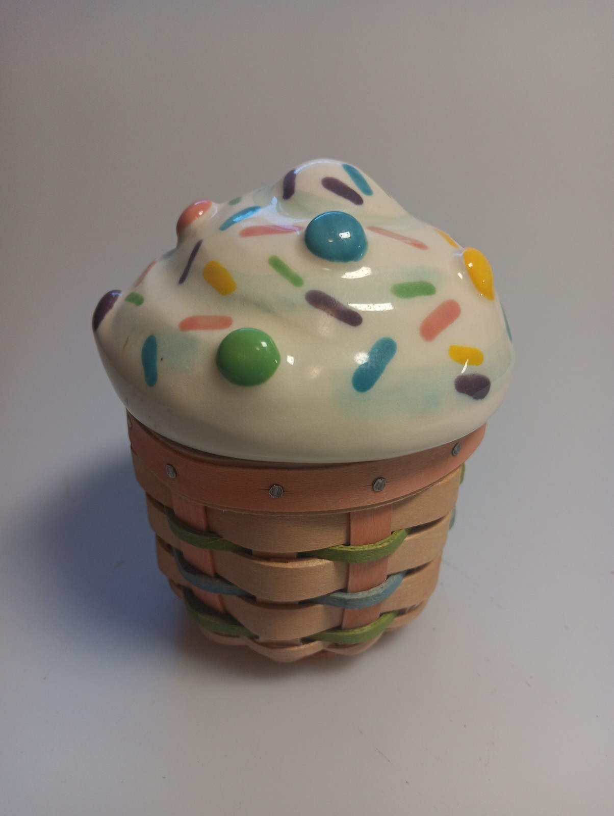 Longaberger 2006 Collector\'s Club  Little Cupcake Basket Set  w/protector EXC