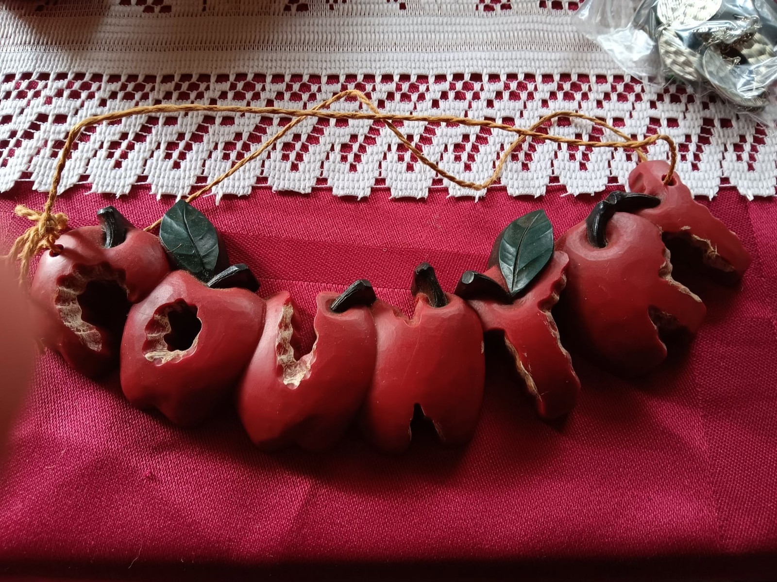 Vintage Home interior Hanging Country apple plaques EUC