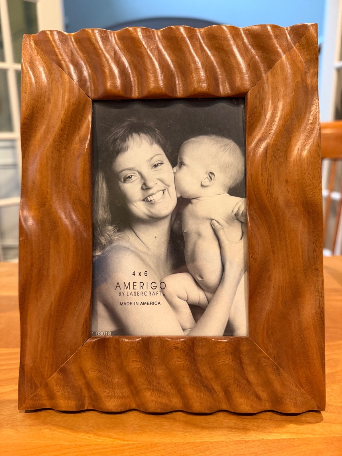 Vintage 1994 Amerigo Lasercraft Wood Grain Standing 4 x 6 Tabletop Frame Ripple
