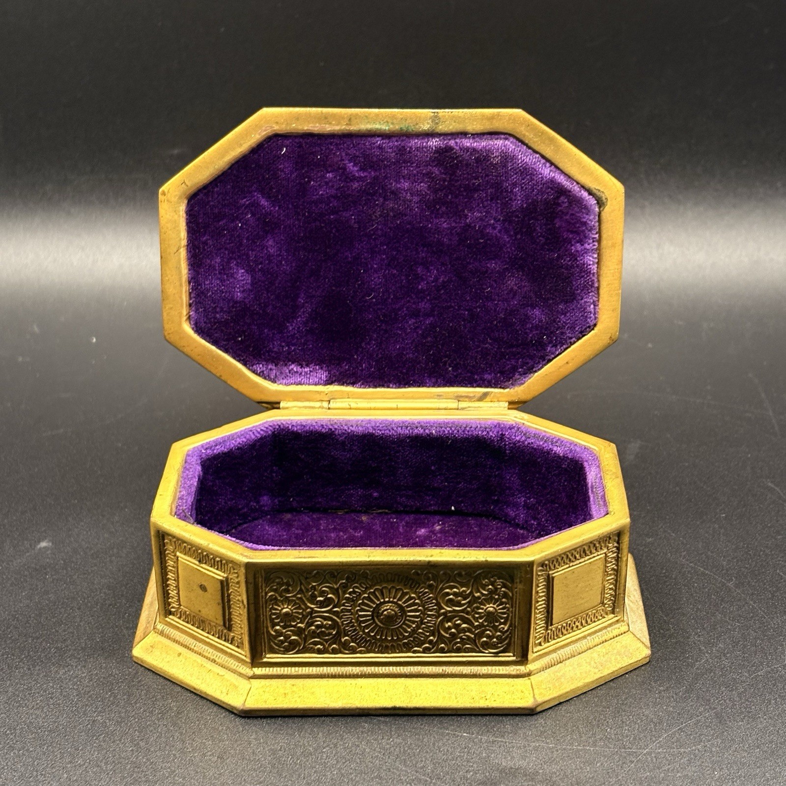 Antique Jennings Brothers #1377 Octagonal Jewelry Casket c.1910–1915 Gilt Brass