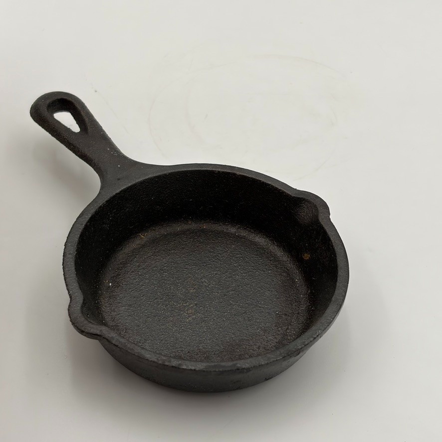 Lodge Cast Iron Mini Skillet 3.5” USA Made Small Fry Pan NEW Spouts Ashtray